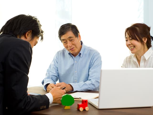 説明する様子